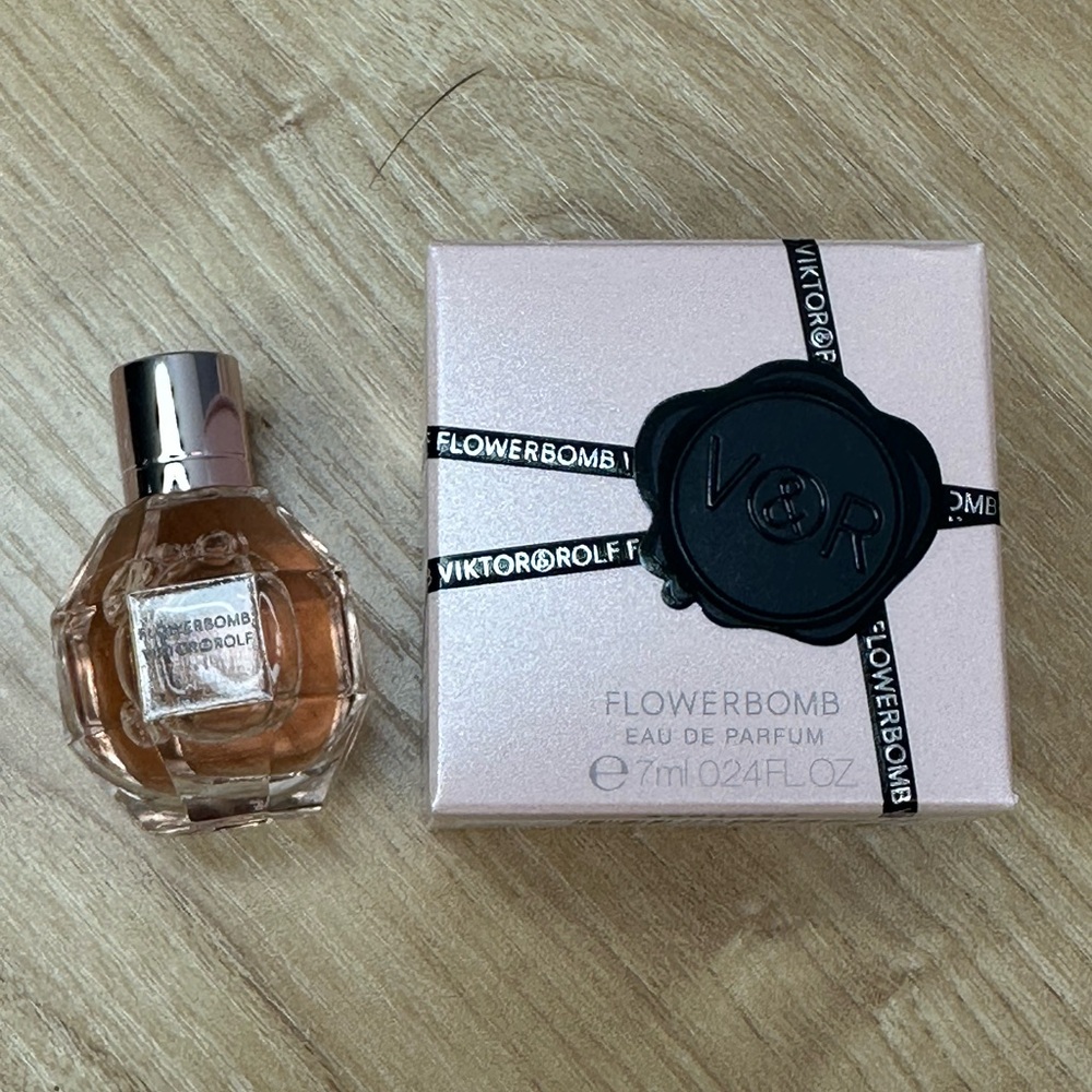 Viktor & Rolf Flowerbomb EDP mini Dabber 7ML